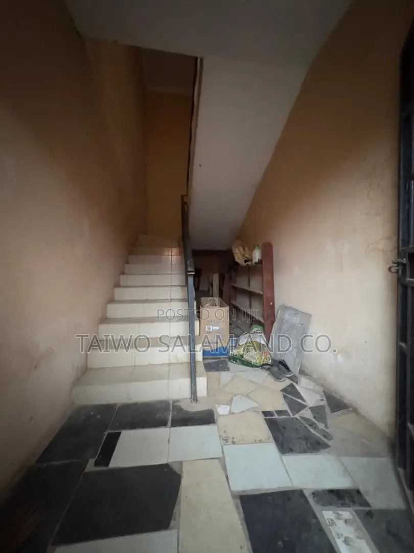 4bdrm Duplex in Akobo for sale