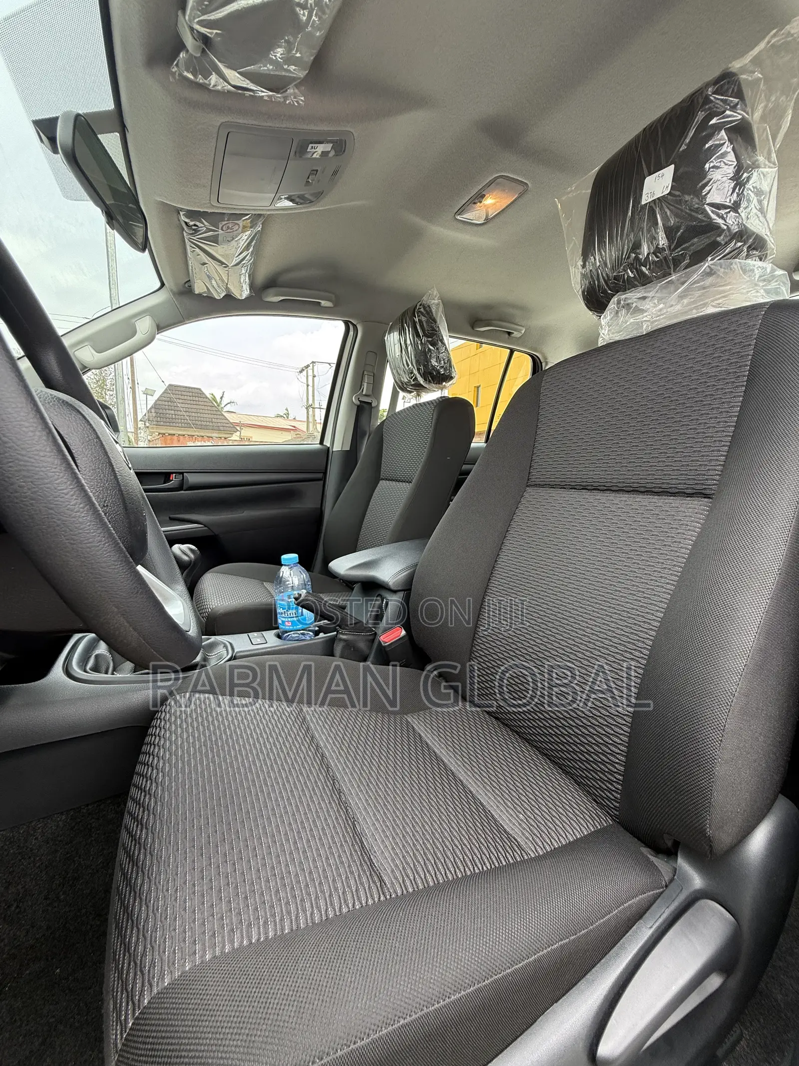 New Toyota Hilux 2025 White