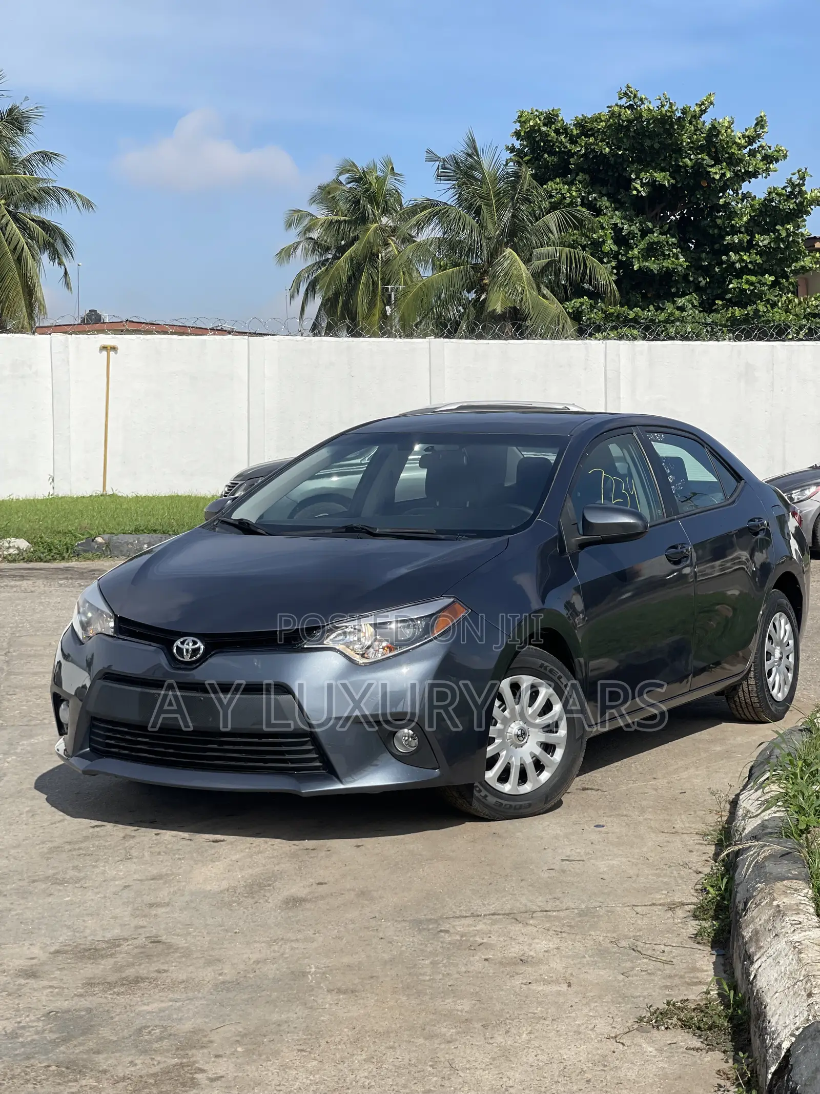 Toyota Corolla LE 4dr Sedan (1.8L 4cyl CVT) 2016 Gray