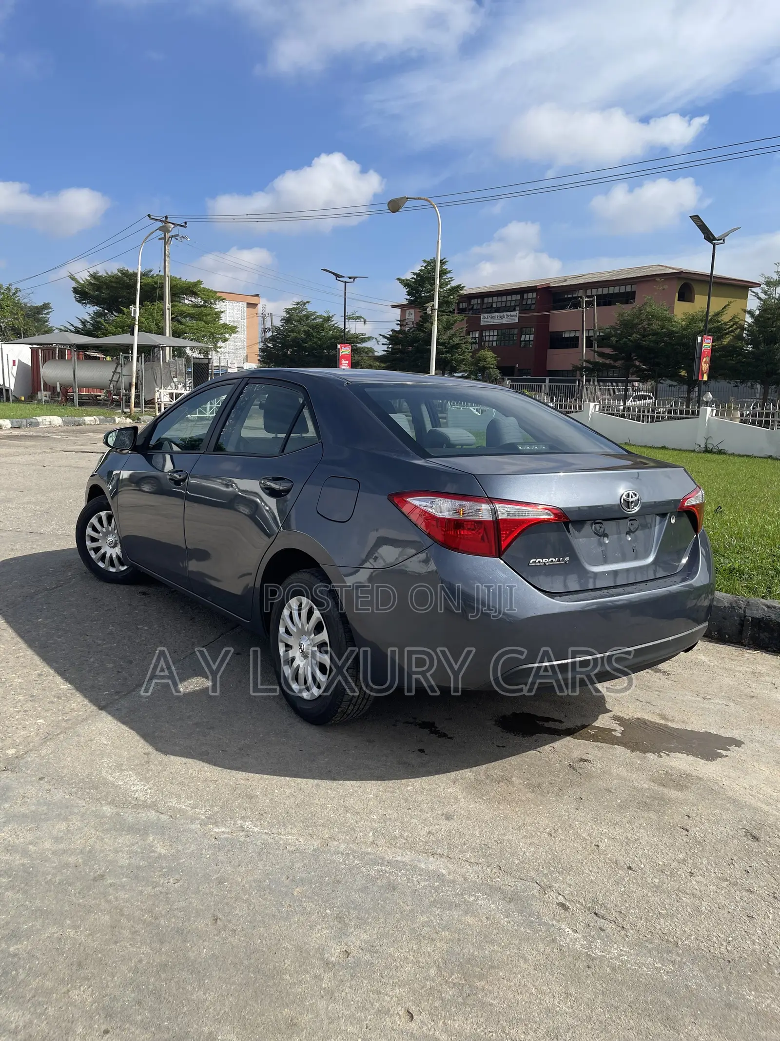 Toyota Corolla LE 4dr Sedan (1.8L 4cyl CVT) 2016 Gray