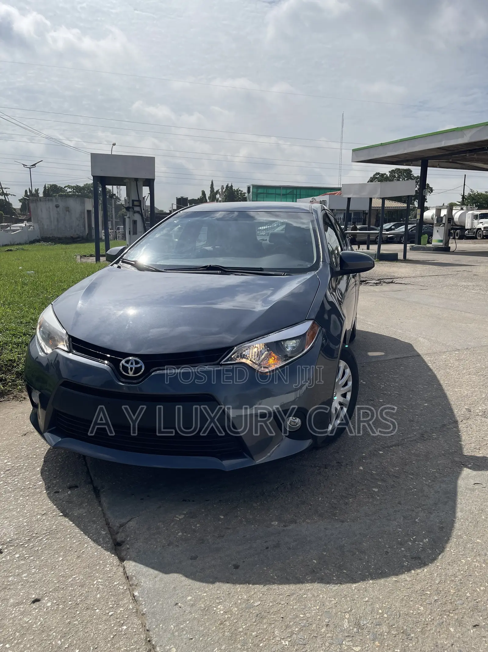 Toyota Corolla LE 4dr Sedan (1.8L 4cyl CVT) 2016 Gray