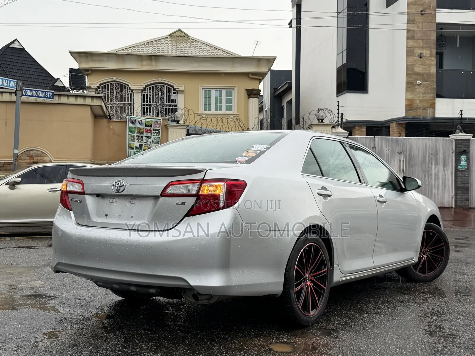 Toyota Camry LE 4dr Sedan (2.5L 4cyl 6A) 2012 Silver