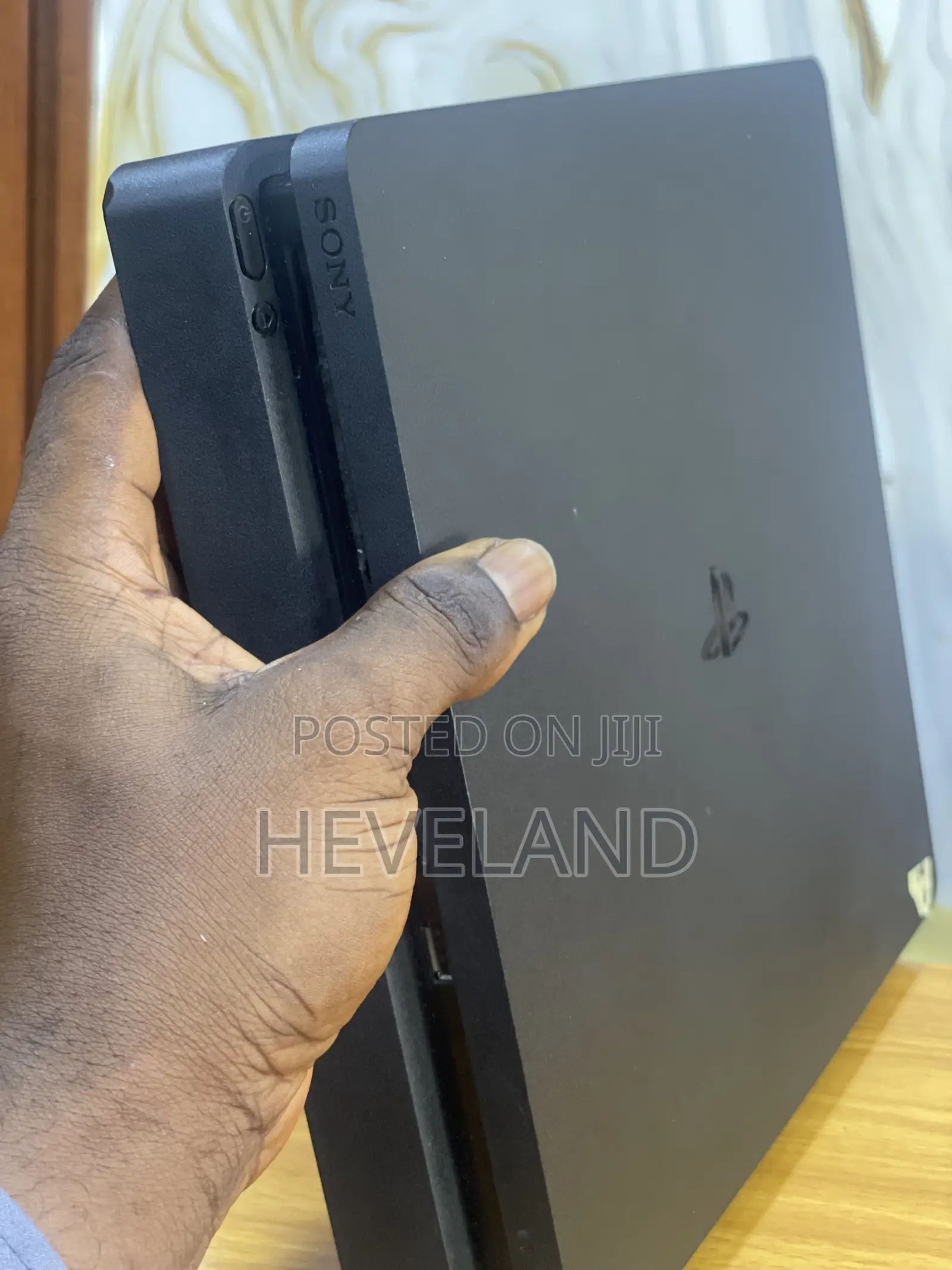 Belgium Ps4 Slim ( for Cd and Online Gaming)