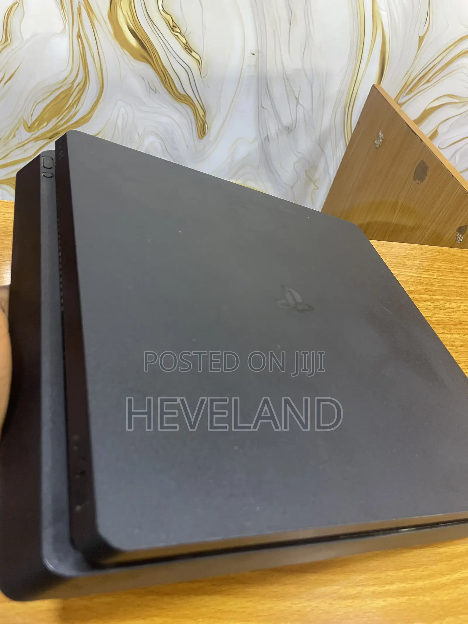 Belgium Ps4 Slim ( for Cd and Online Gaming)