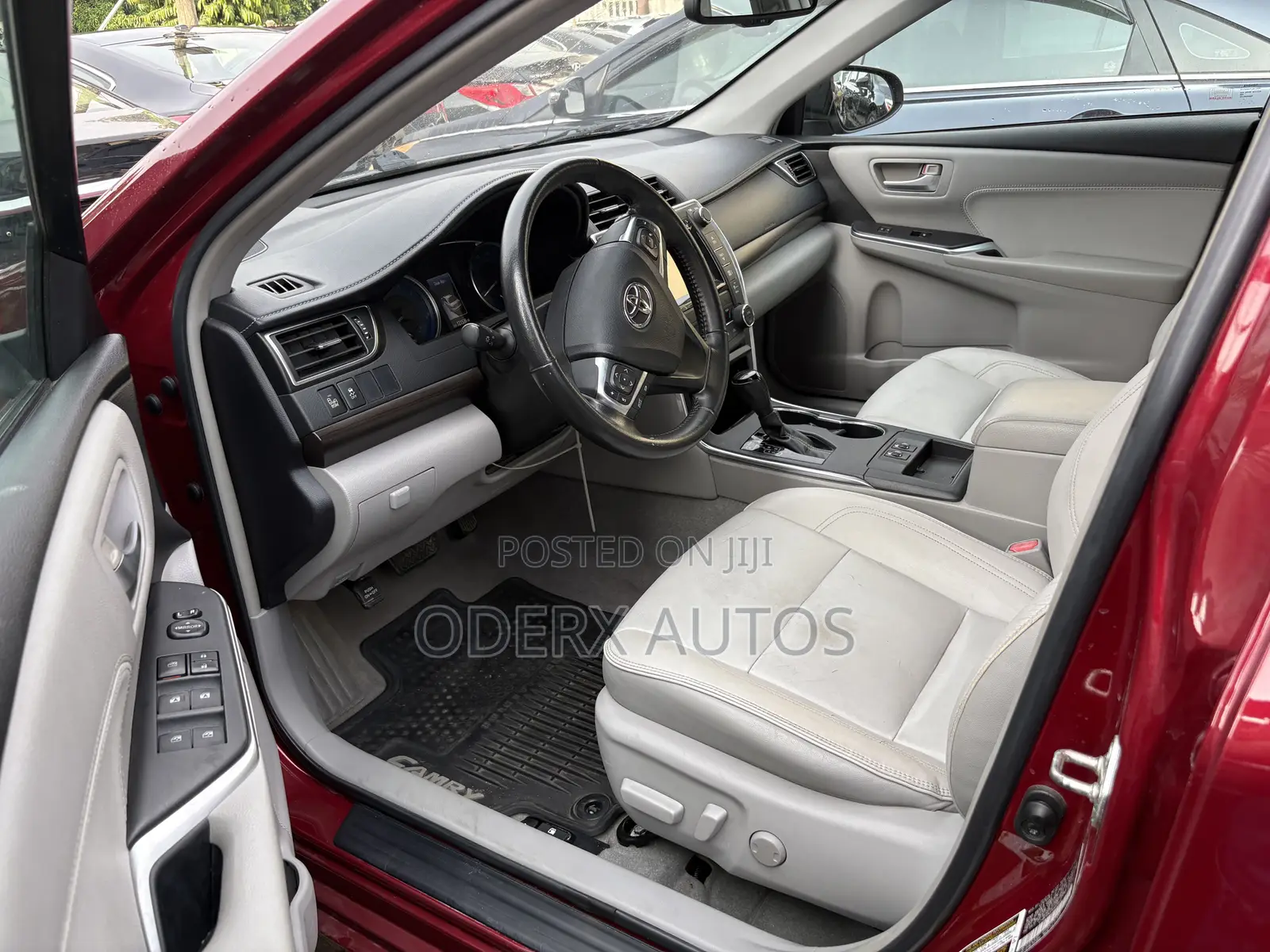 Toyota Camry XLE 4dr Sedan (2.5L 4cyl 6A) 2015 Burgundy
