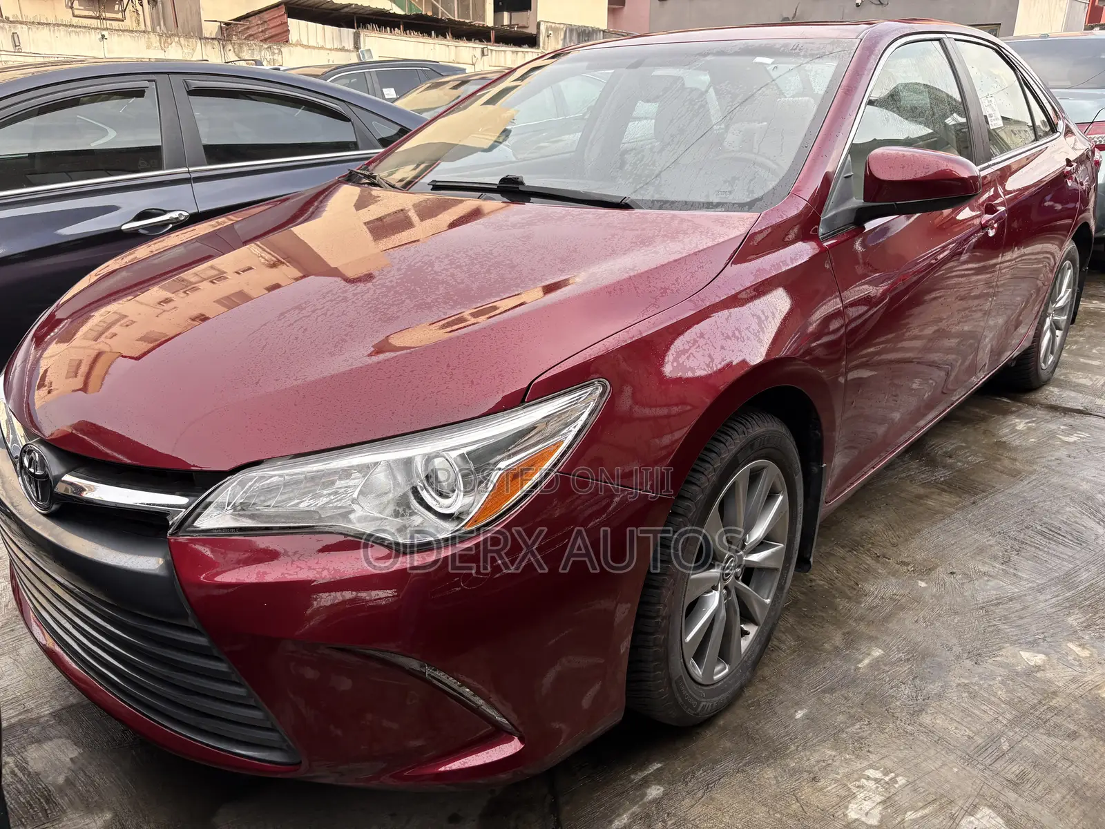 Toyota Camry XLE 4dr Sedan (2.5L 4cyl 6A) 2015 Burgundy