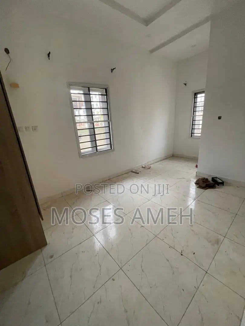 3bdrm Block of Flats in Wuye for rent