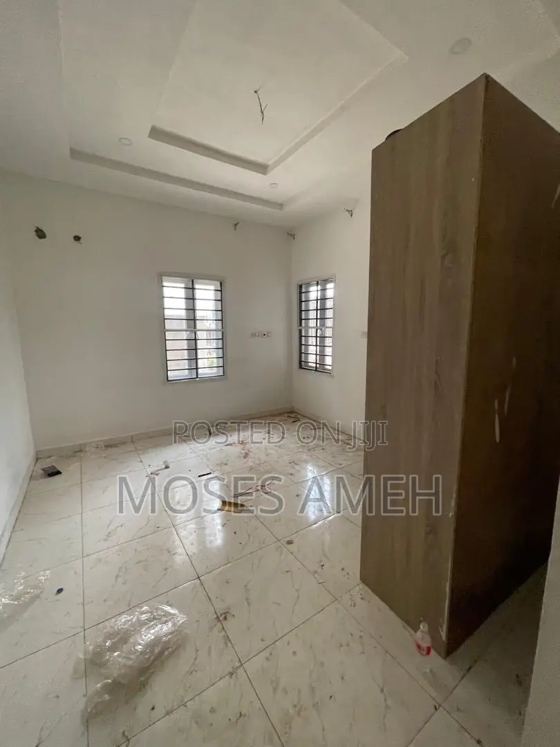 3bdrm Block of Flats in Wuye for rent