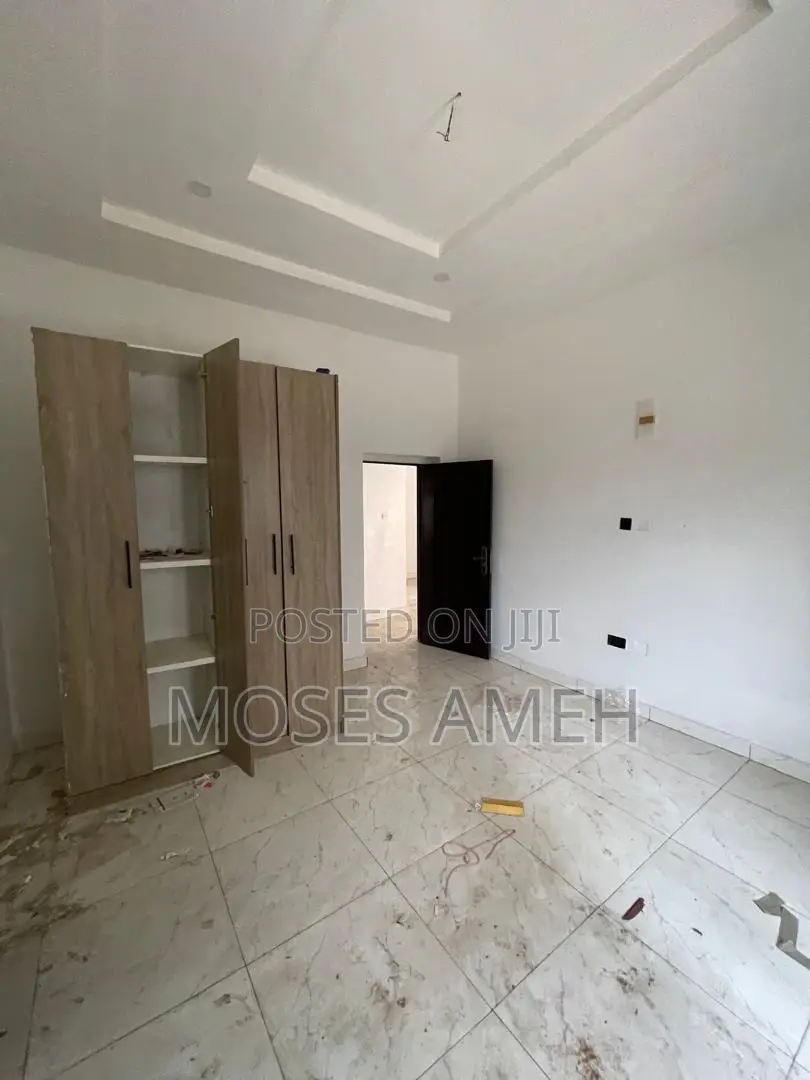 3bdrm Block of Flats in Wuye for rent