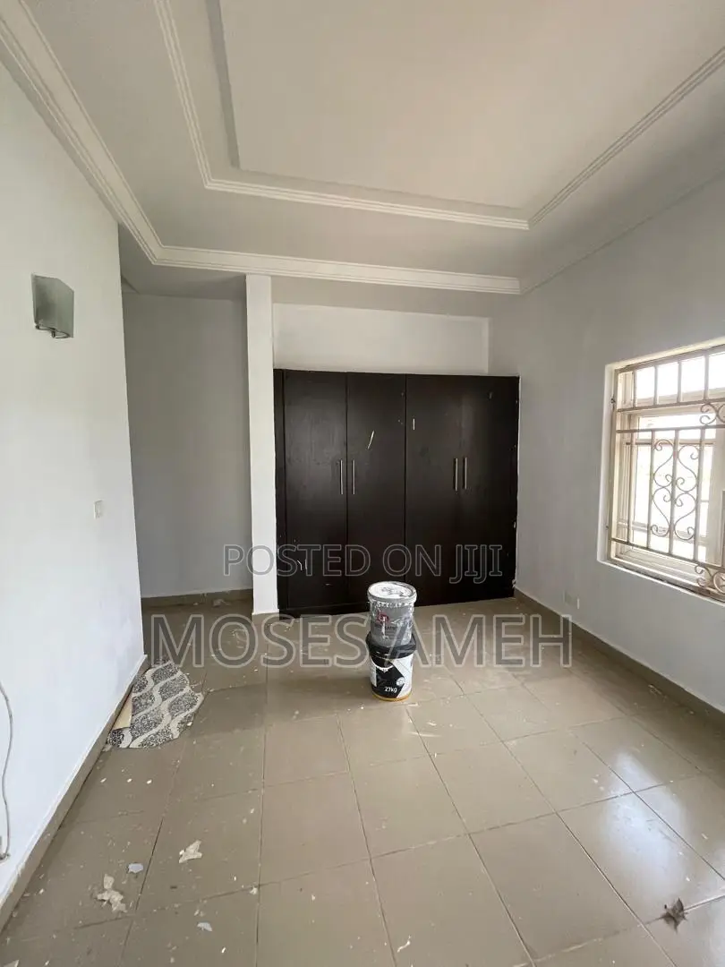 3bdrm Block of Flats in Wuye for rent