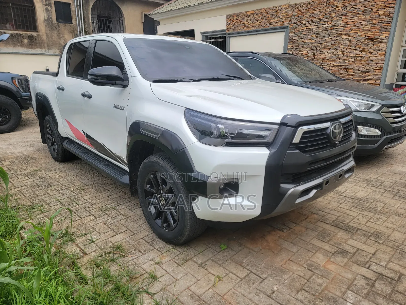 Toyota Hilux 2024 White