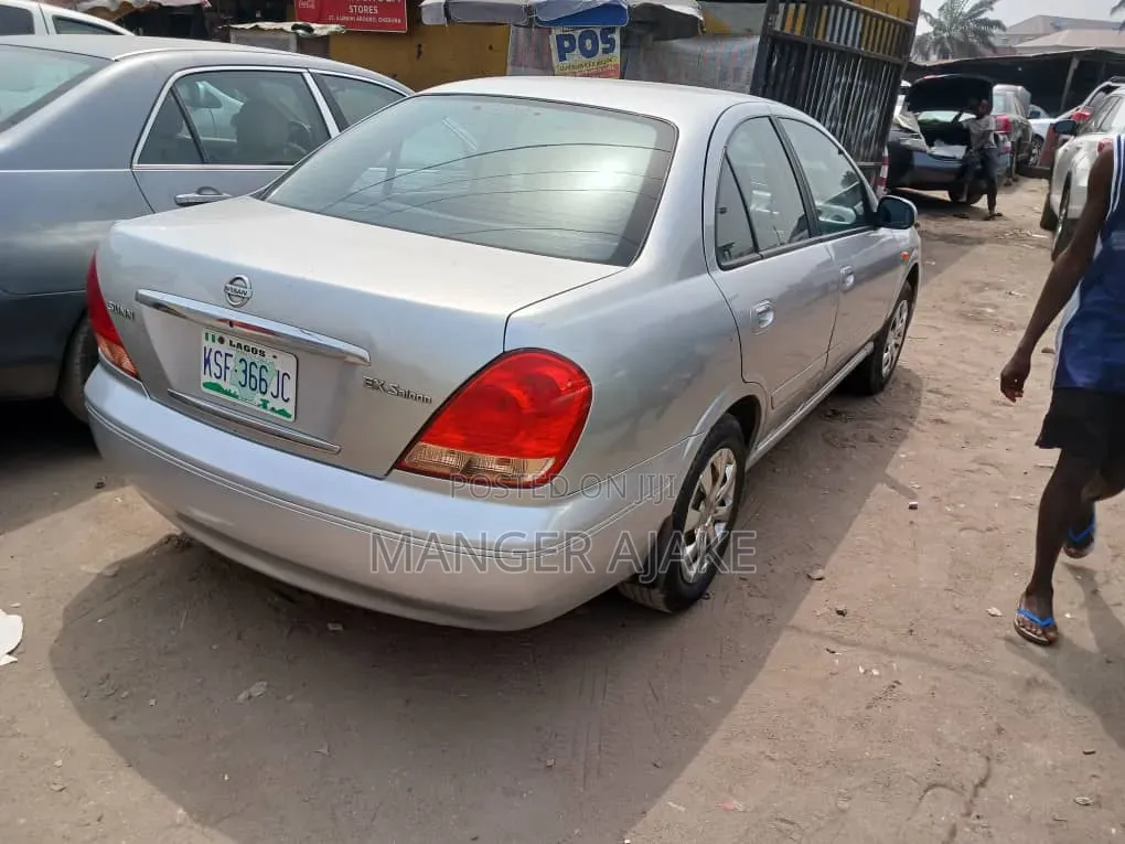 Nissan Sunny 2003 Silver