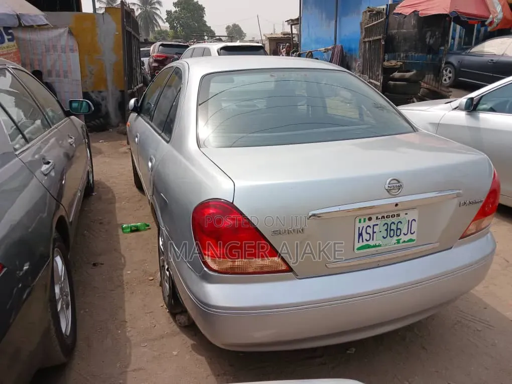 Nissan Sunny 2003 Silver