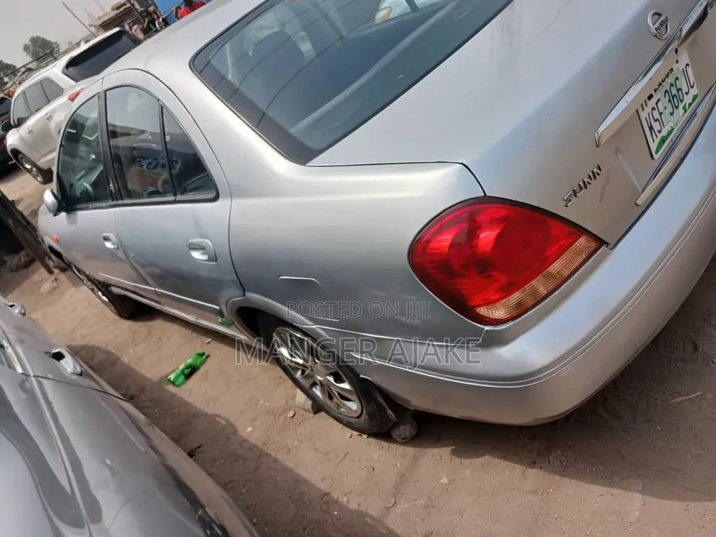 Nissan Sunny 2003 Silver