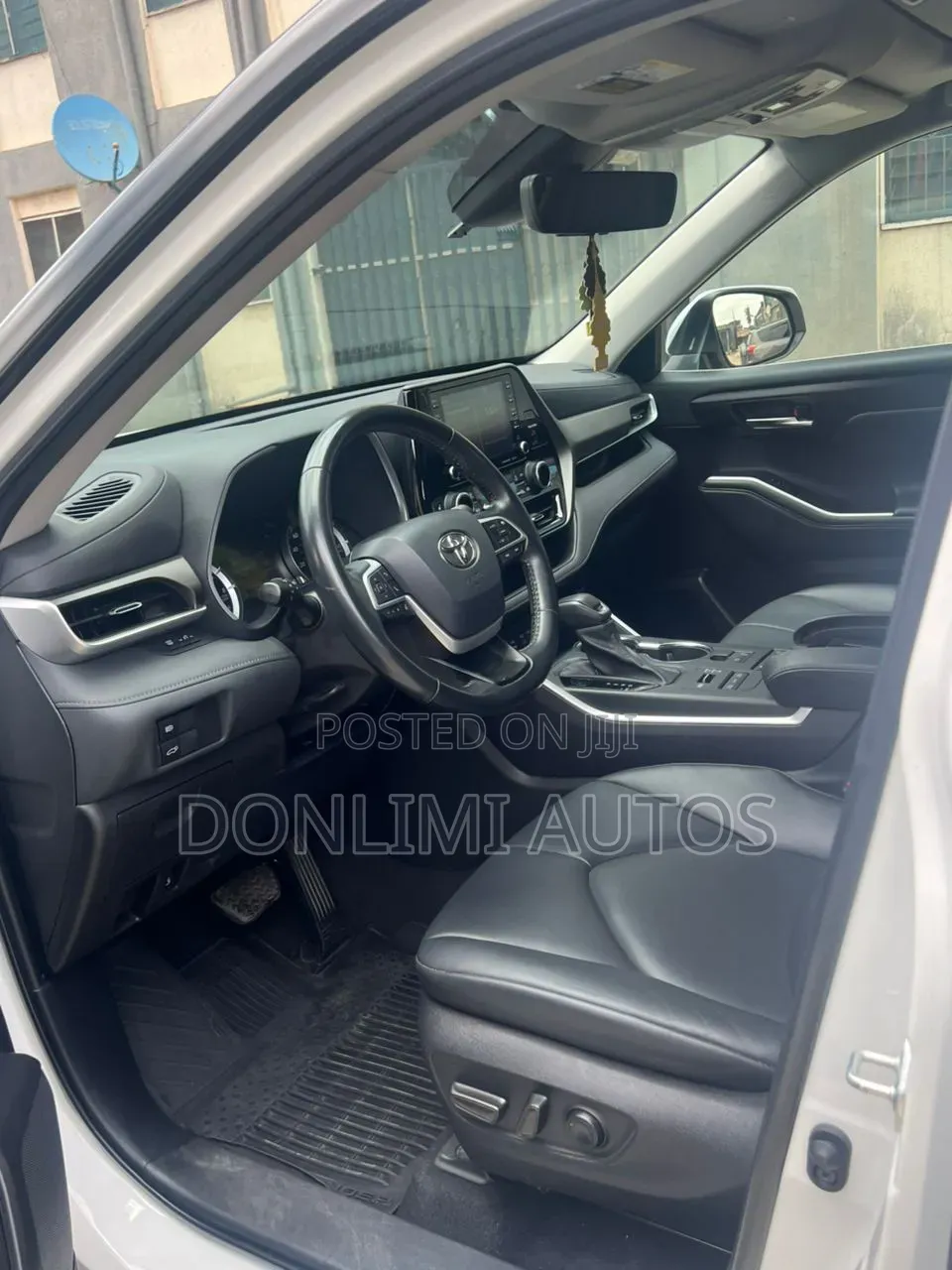 Toyota Highlander XLE 2022 White
