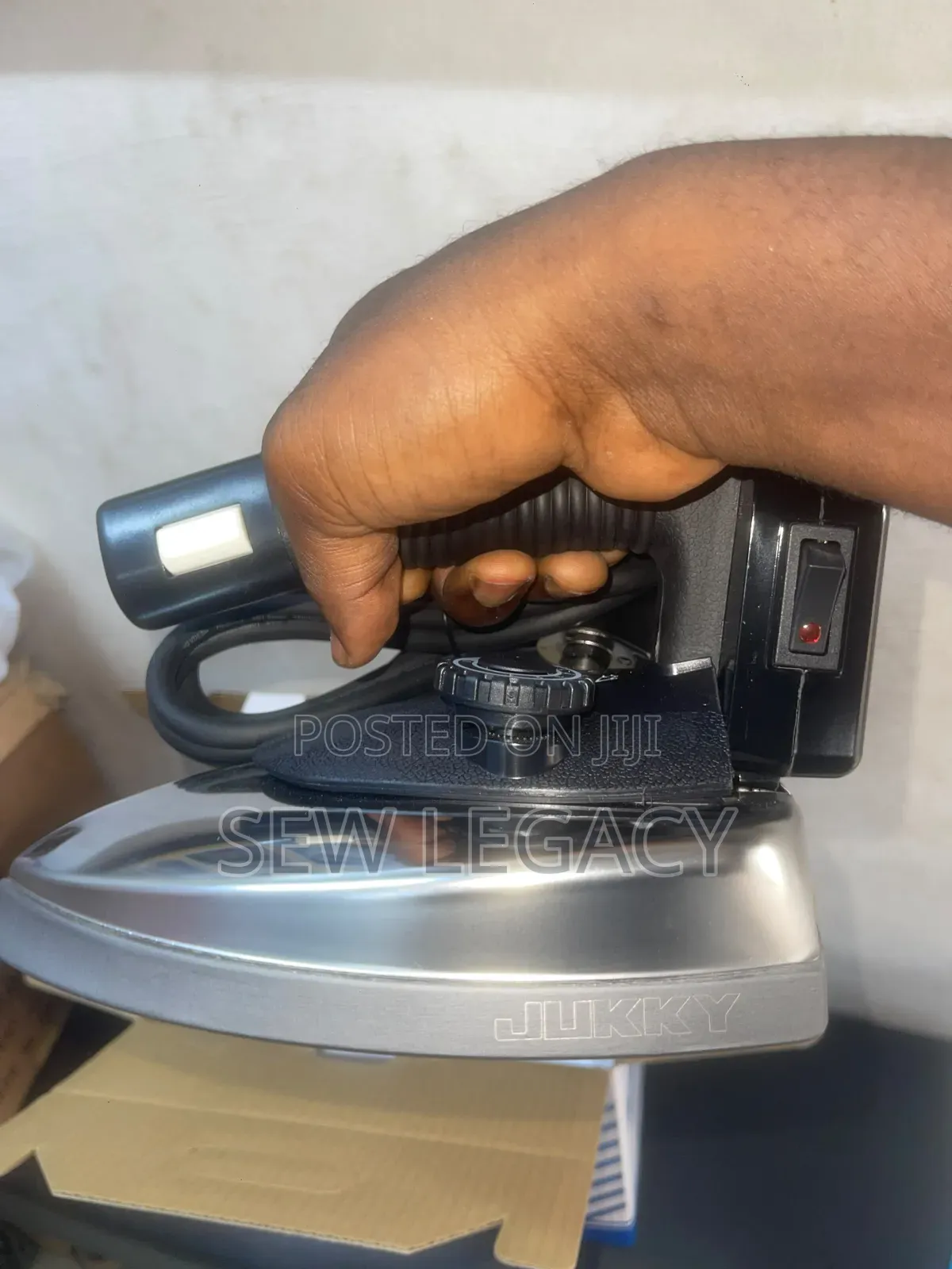 Jukky Electro Thermal Steam Iron