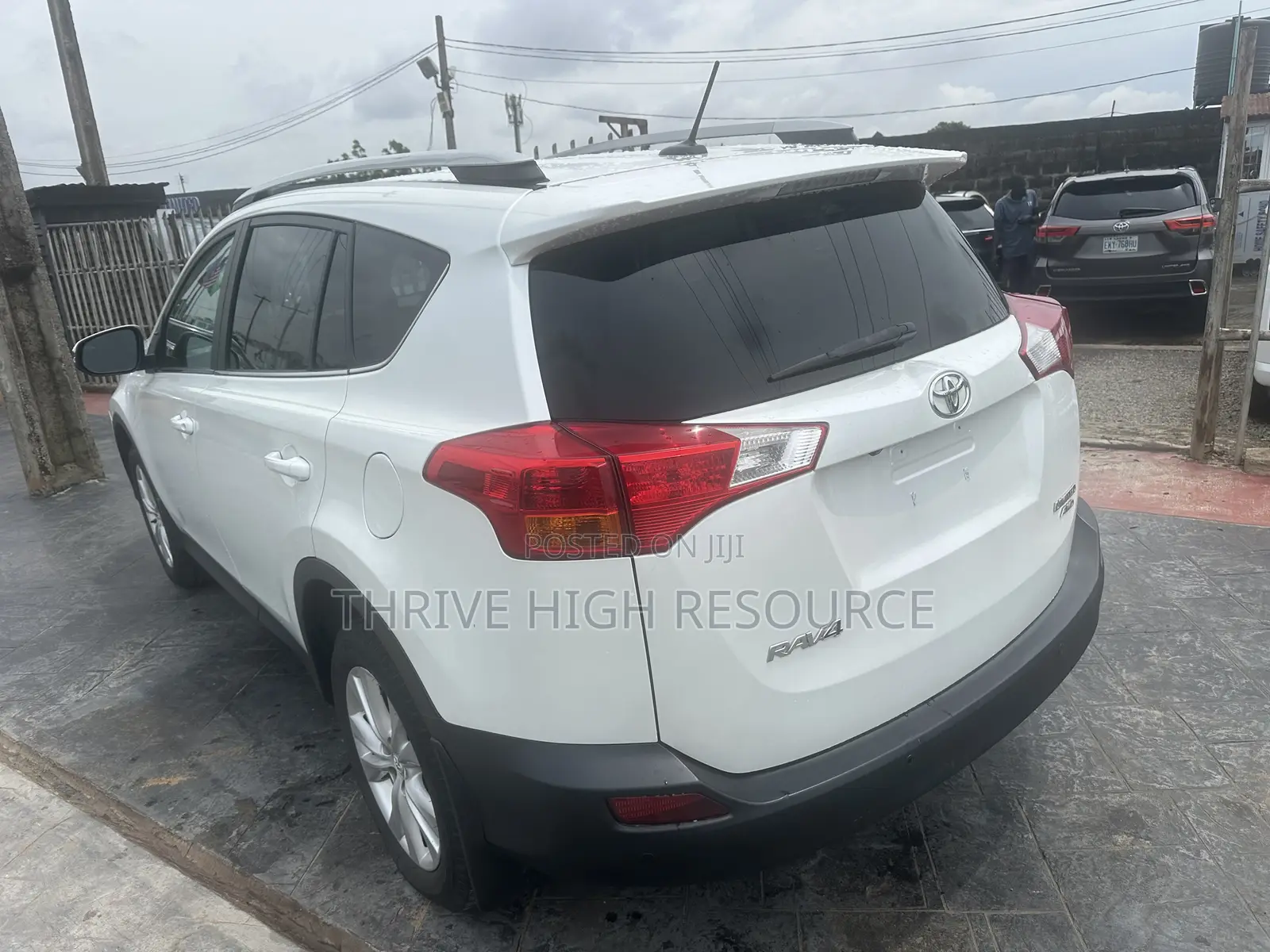 Toyota RAV4 Limited 4dr SUV AWD (2.5L 4cyl 6A) 2015 White