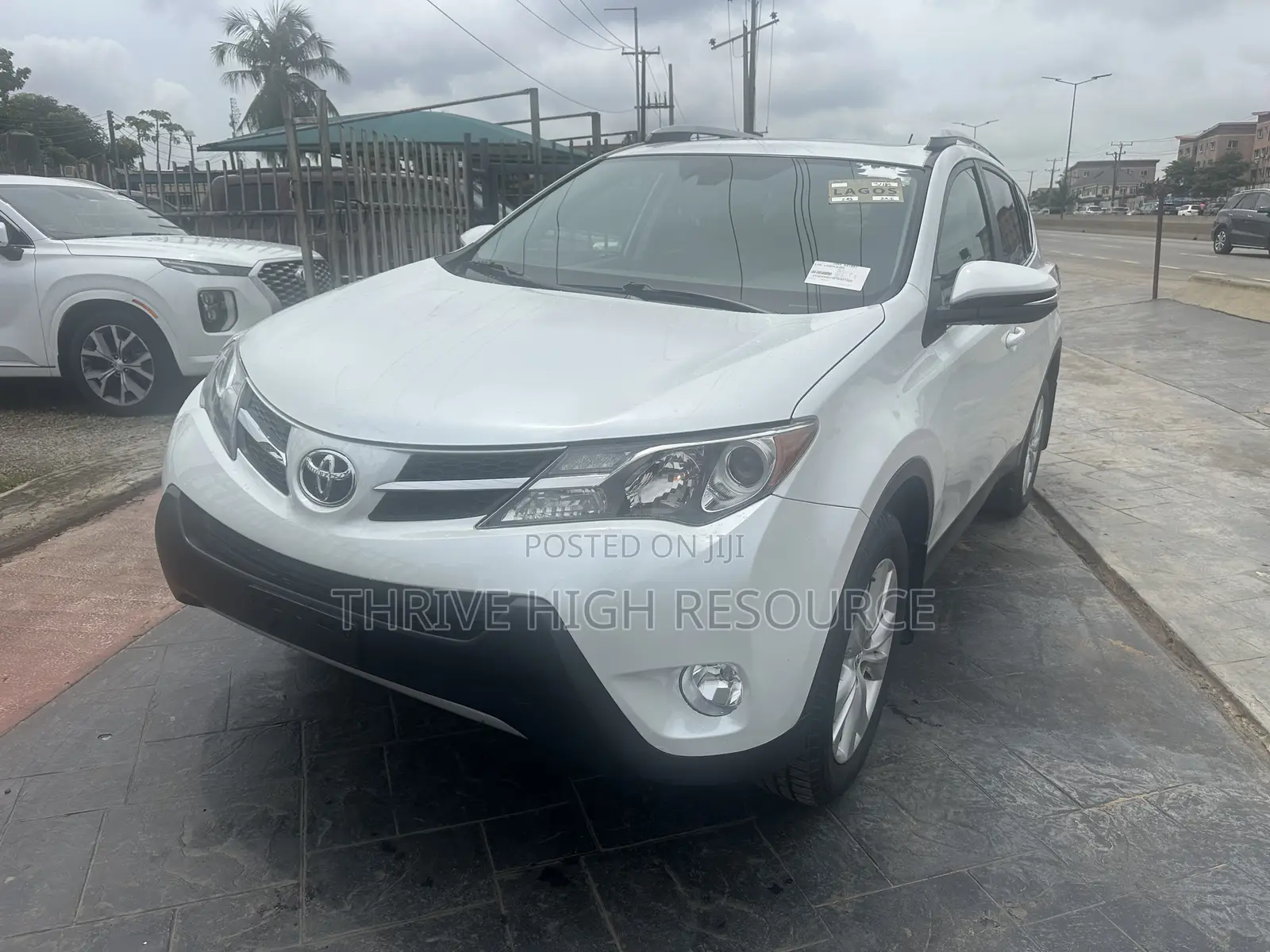 Toyota RAV4 Limited 4dr SUV AWD (2.5L 4cyl 6A) 2015 White