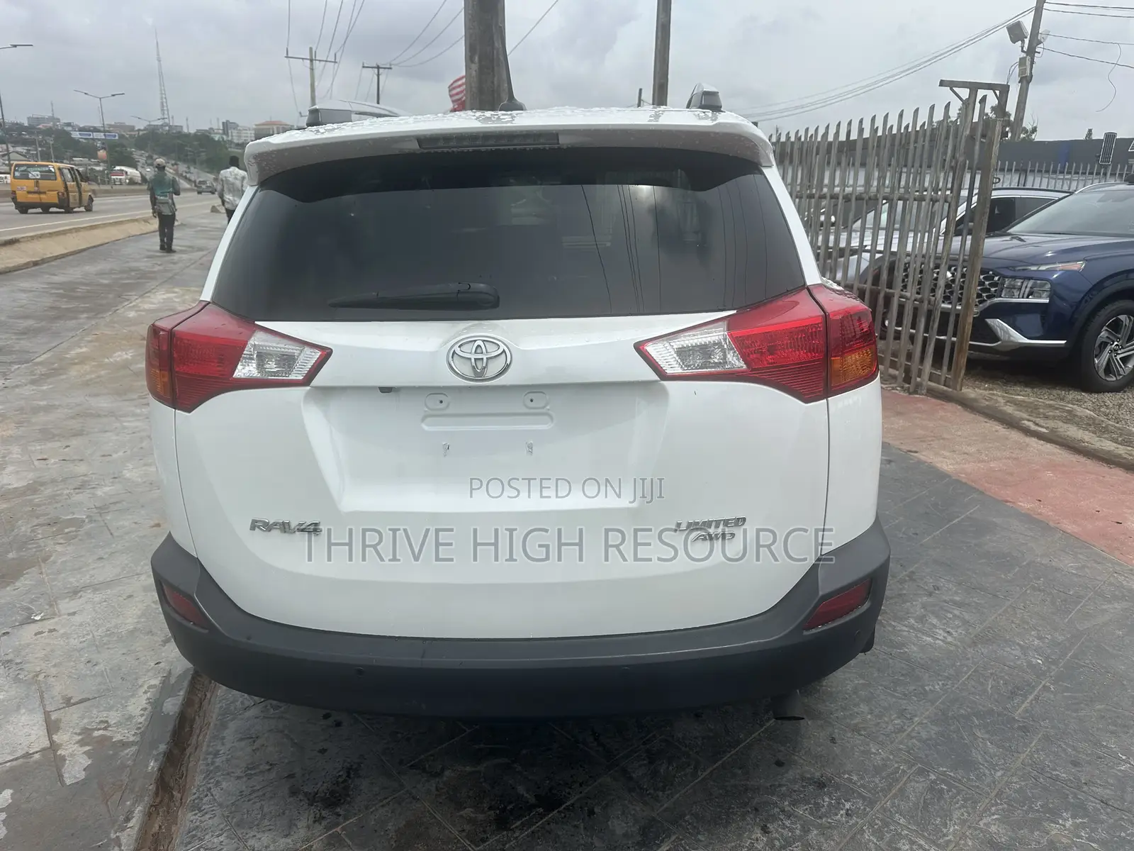 Toyota RAV4 Limited 4dr SUV AWD (2.5L 4cyl 6A) 2015 White