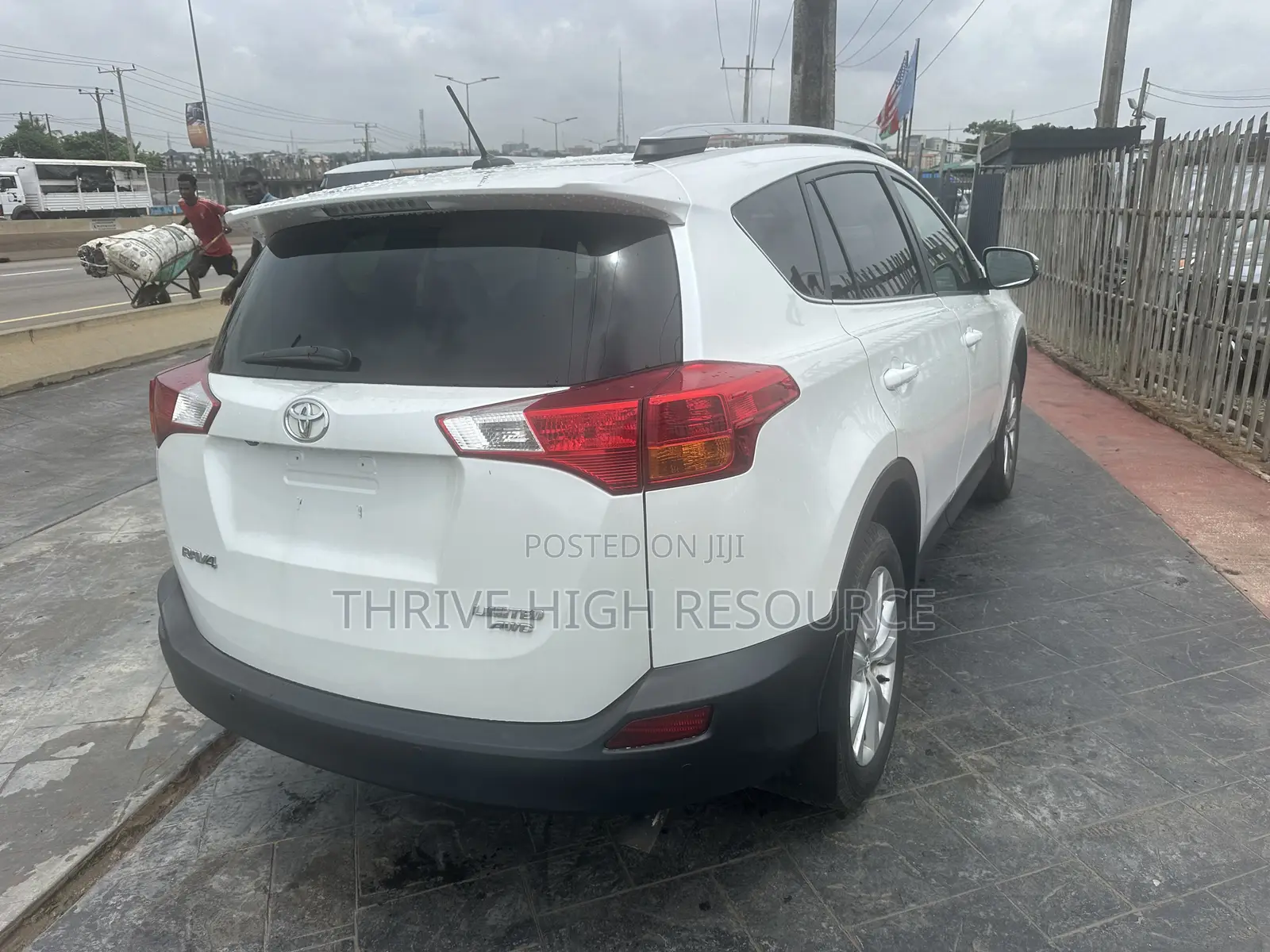 Toyota RAV4 Limited 4dr SUV AWD (2.5L 4cyl 6A) 2015 White