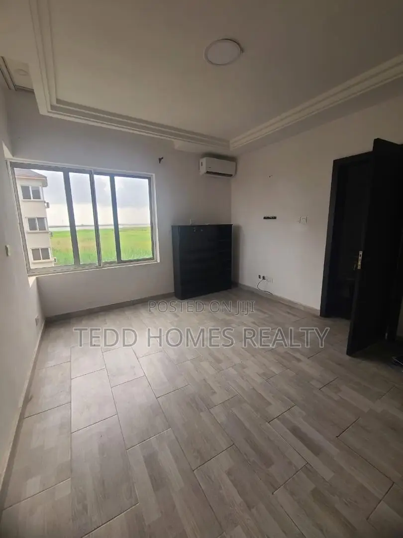 3bdrm Apartment in Pinnock Beach Estate, Osapa london for rent