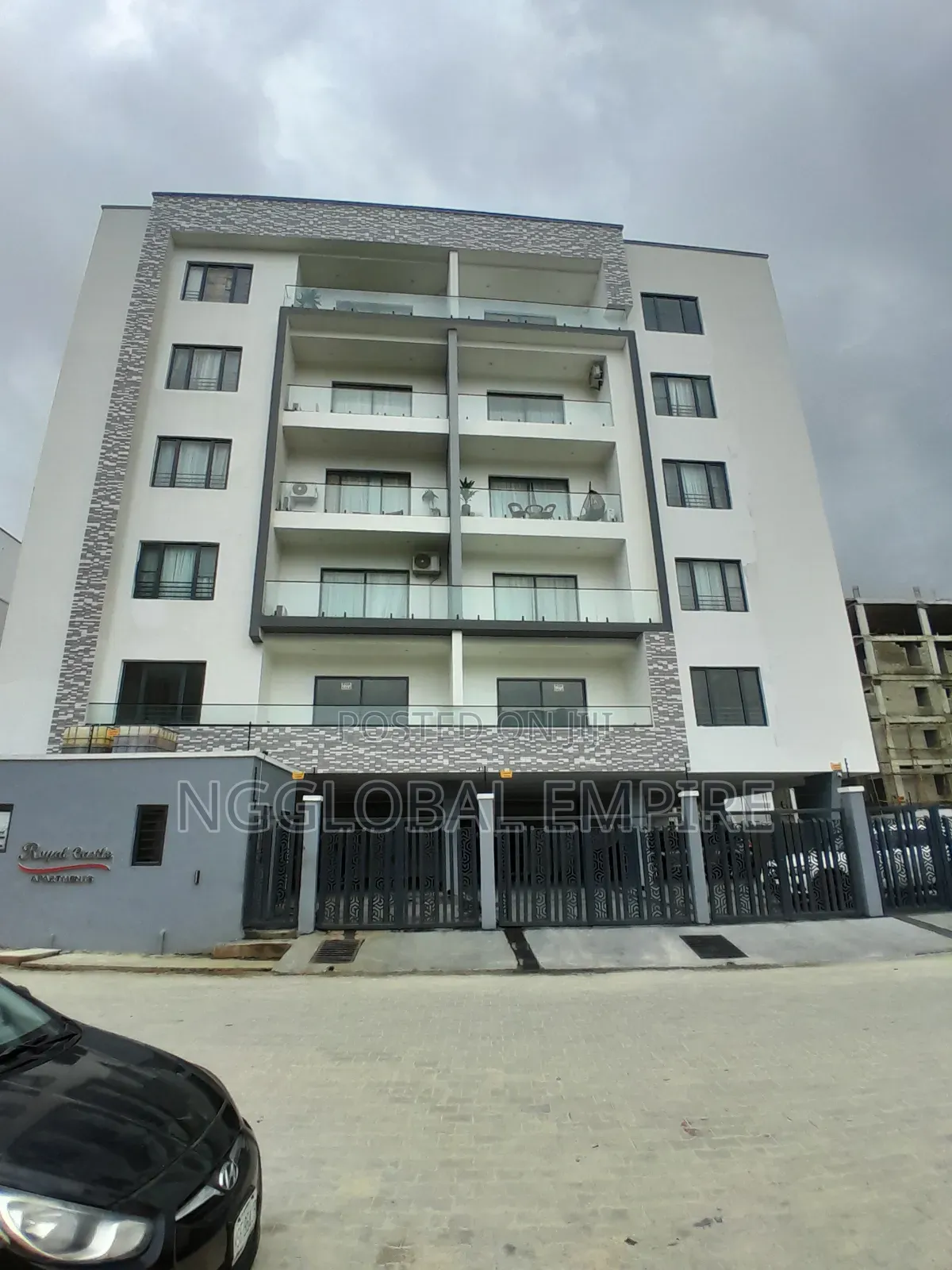 2bdrm Apartment in Lekki Phase 1 for sale