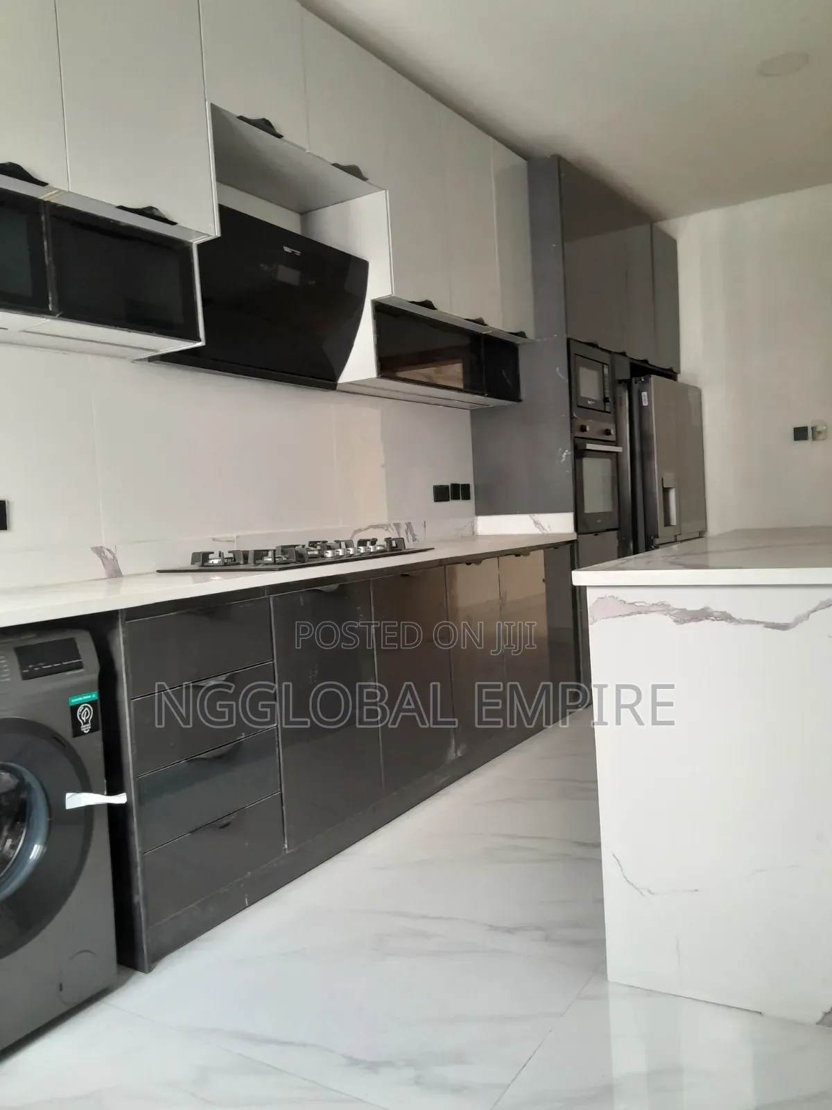 2bdrm Apartment in Lekki Phase 1 for sale