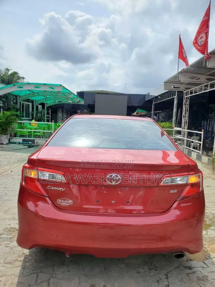 Toyota Camry LE 4dr Sedan (2.5L 4cyl 6A) 2014 Gray