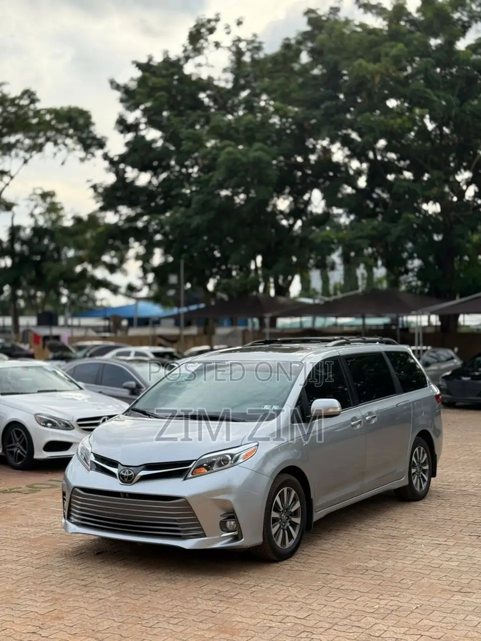Toyota Sienna Limited Premium 7 Passenger AWD 2020 Silver