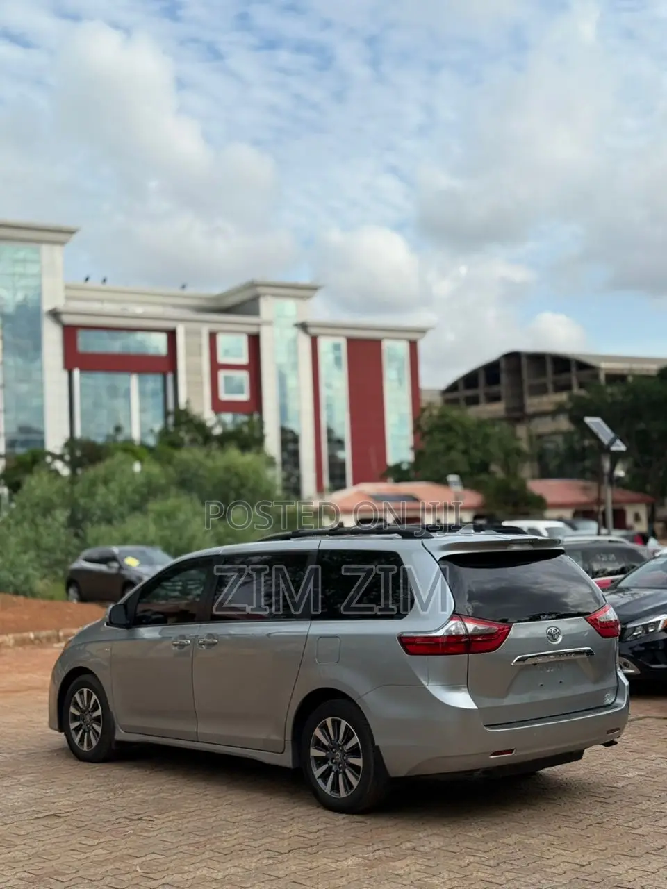 Toyota Sienna Limited Premium 7 Passenger AWD 2020 Silver