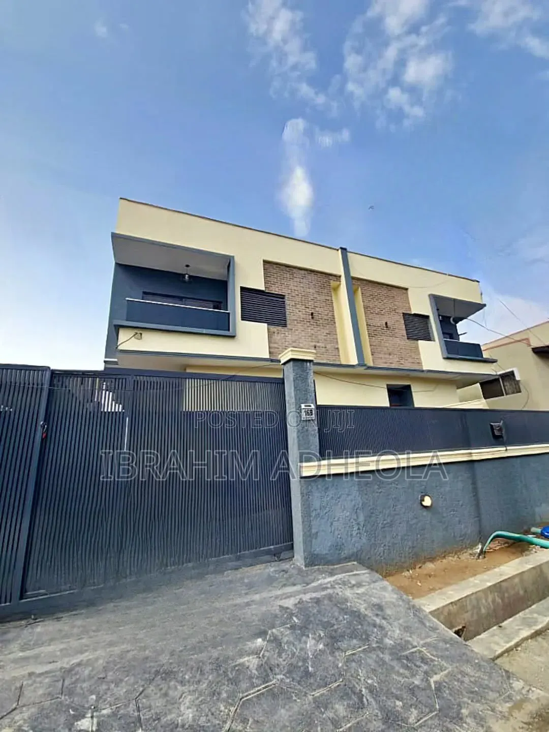 4bdrm Duplex in Maryland, Mende for sale