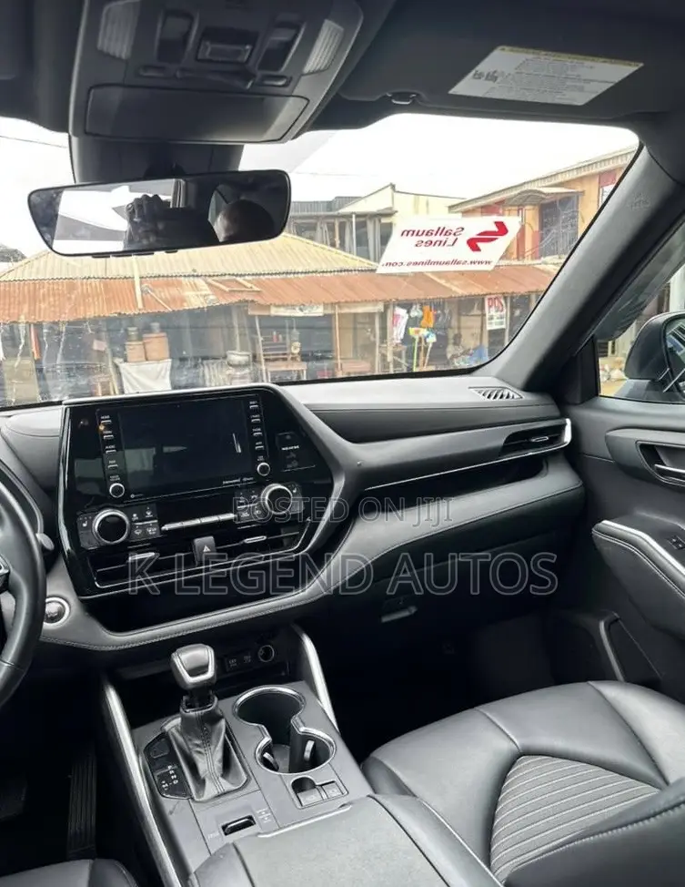 Toyota Highlander XSE 2022 Silver