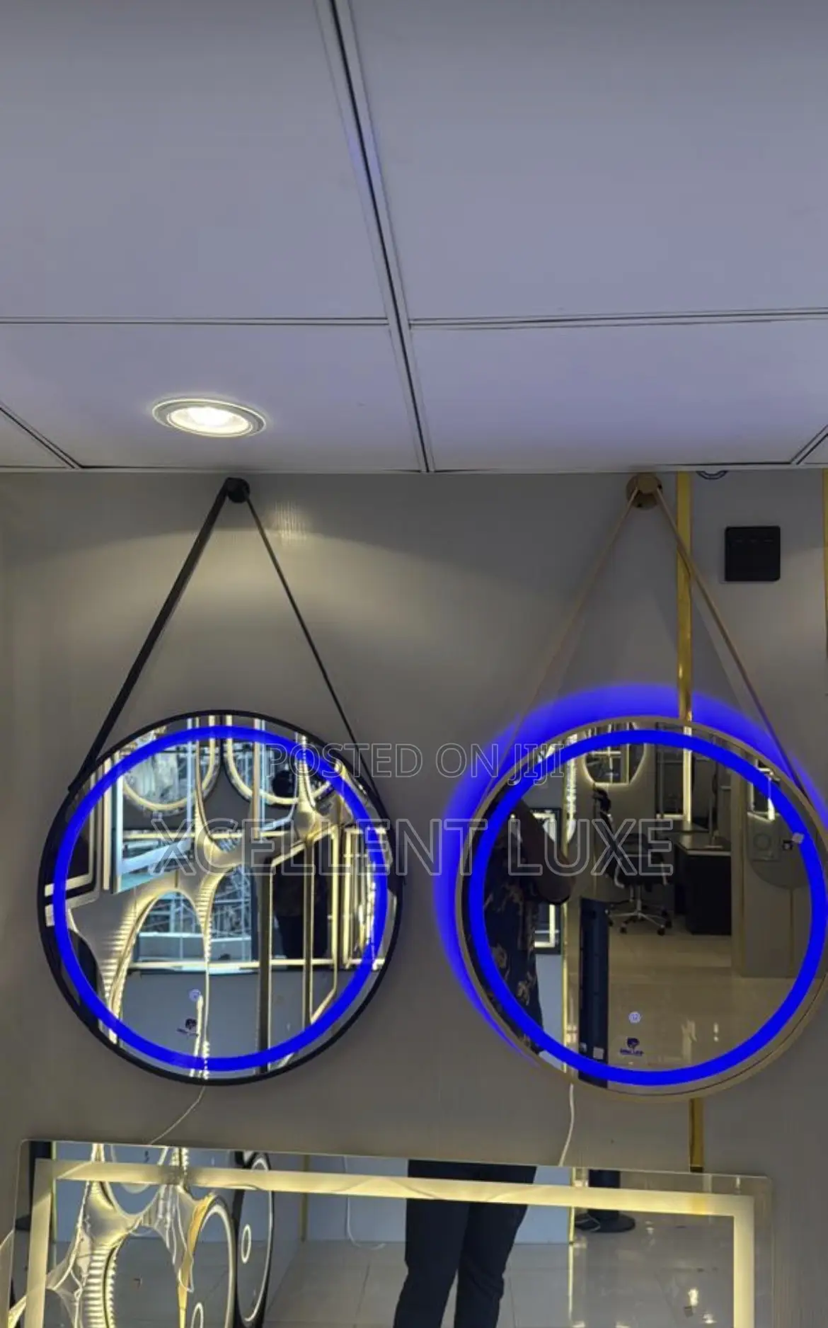 Led Round Mirror With Belt