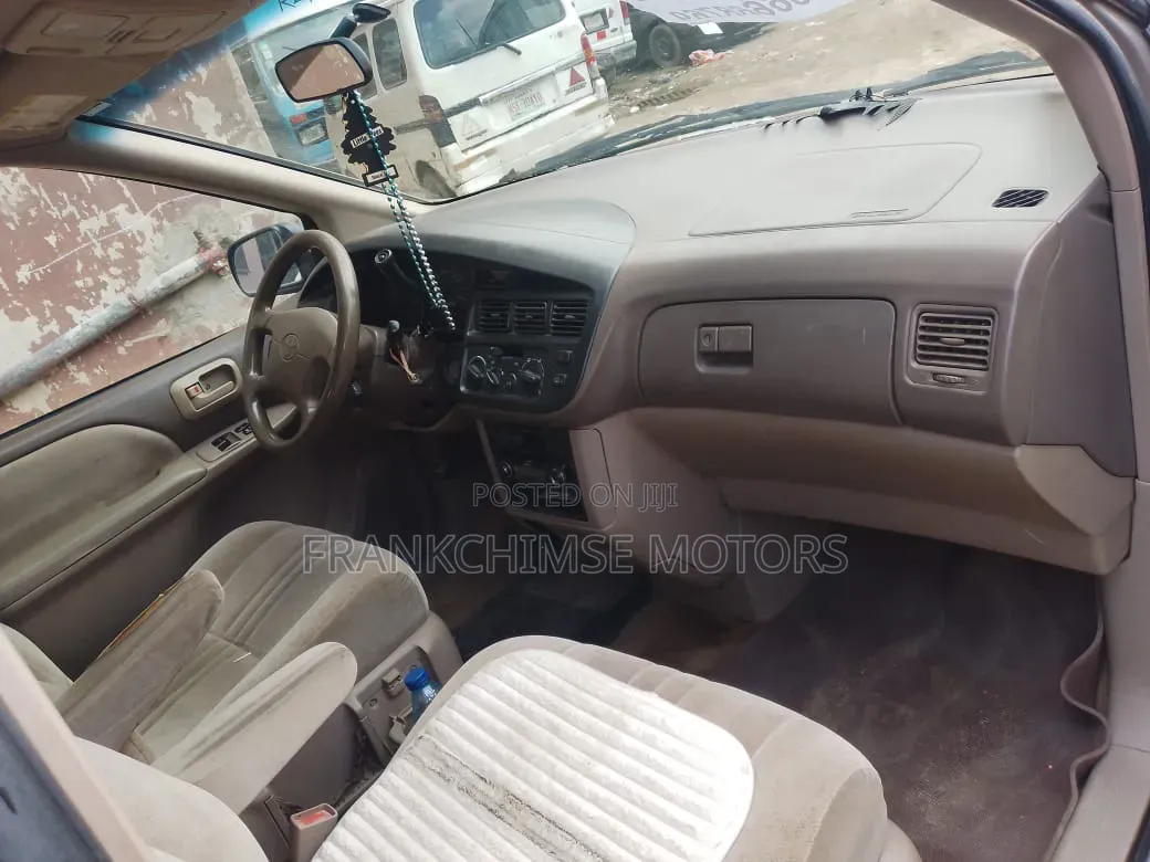 Toyota Sienna CE & 1 hatch 2000 Gold