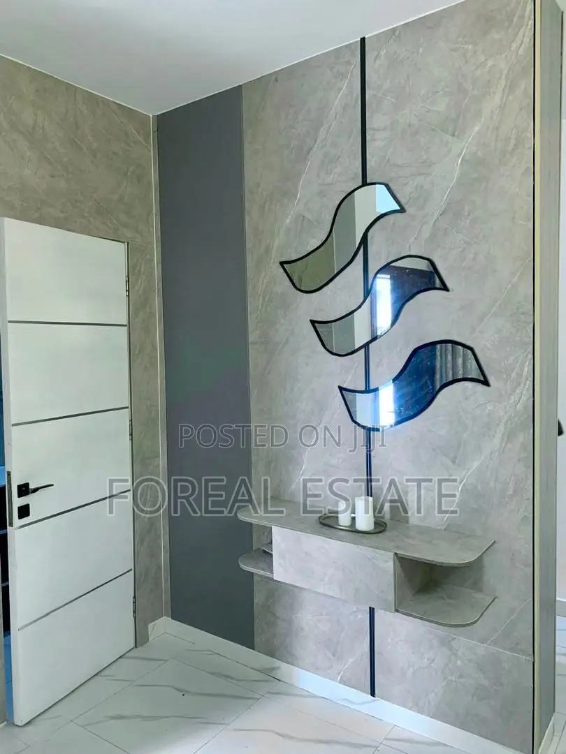 Legacy, Luxury 2 Bed Duplex Shortlet, Private Lounge (Self Compound)