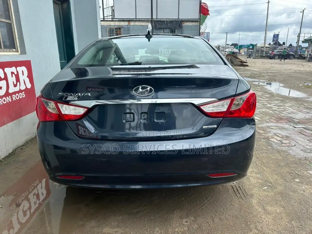 Hyundai Sonata Limited Sedan FWD (2.4L 4cyl 6A) 2012 Blue
