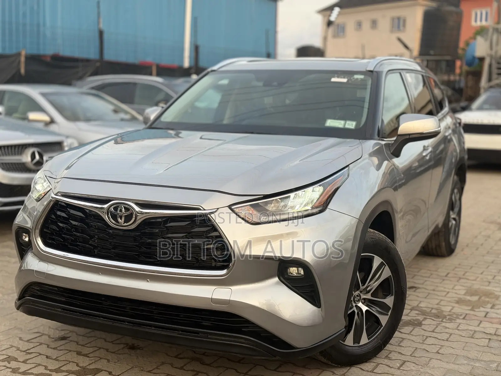 Toyota Highlander XLE 2021 Gray