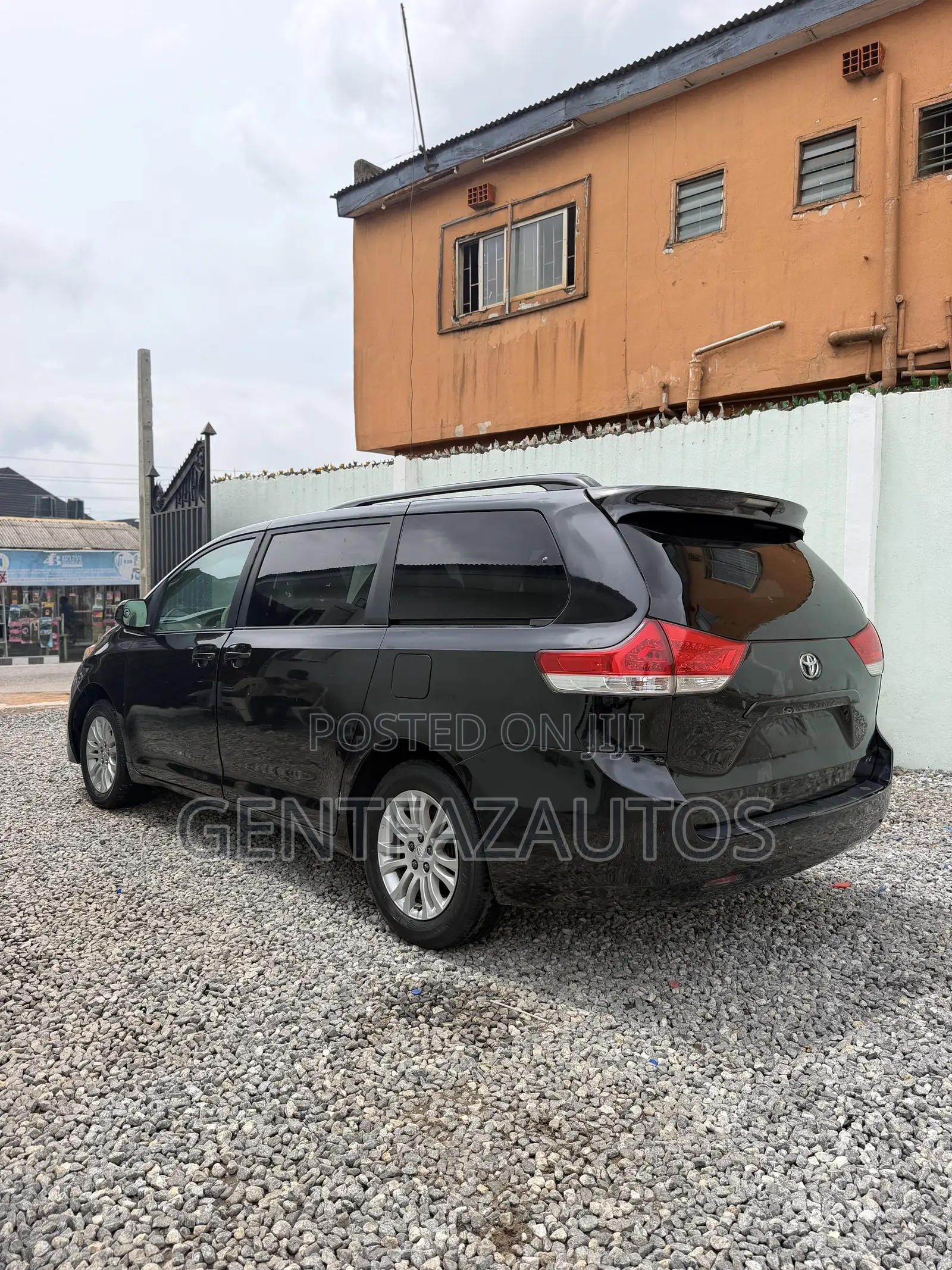 Toyota Sienna XLE 7 Passenger 2011 Black
