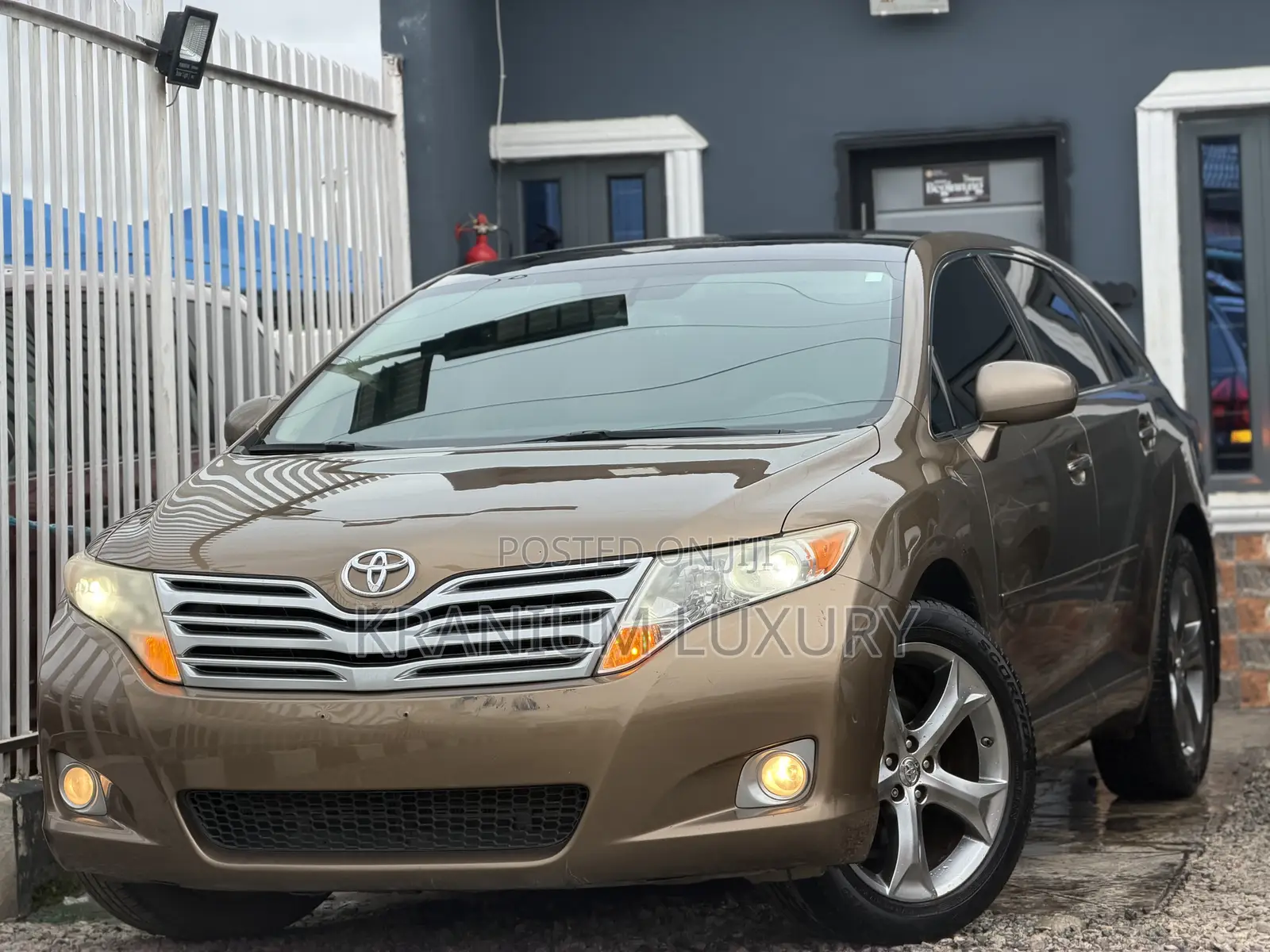 Toyota Venza V6 AWD 2010 Brown