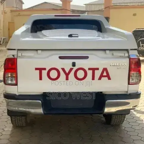 Carryboy Booth Cover for Toyota Hilux+06
