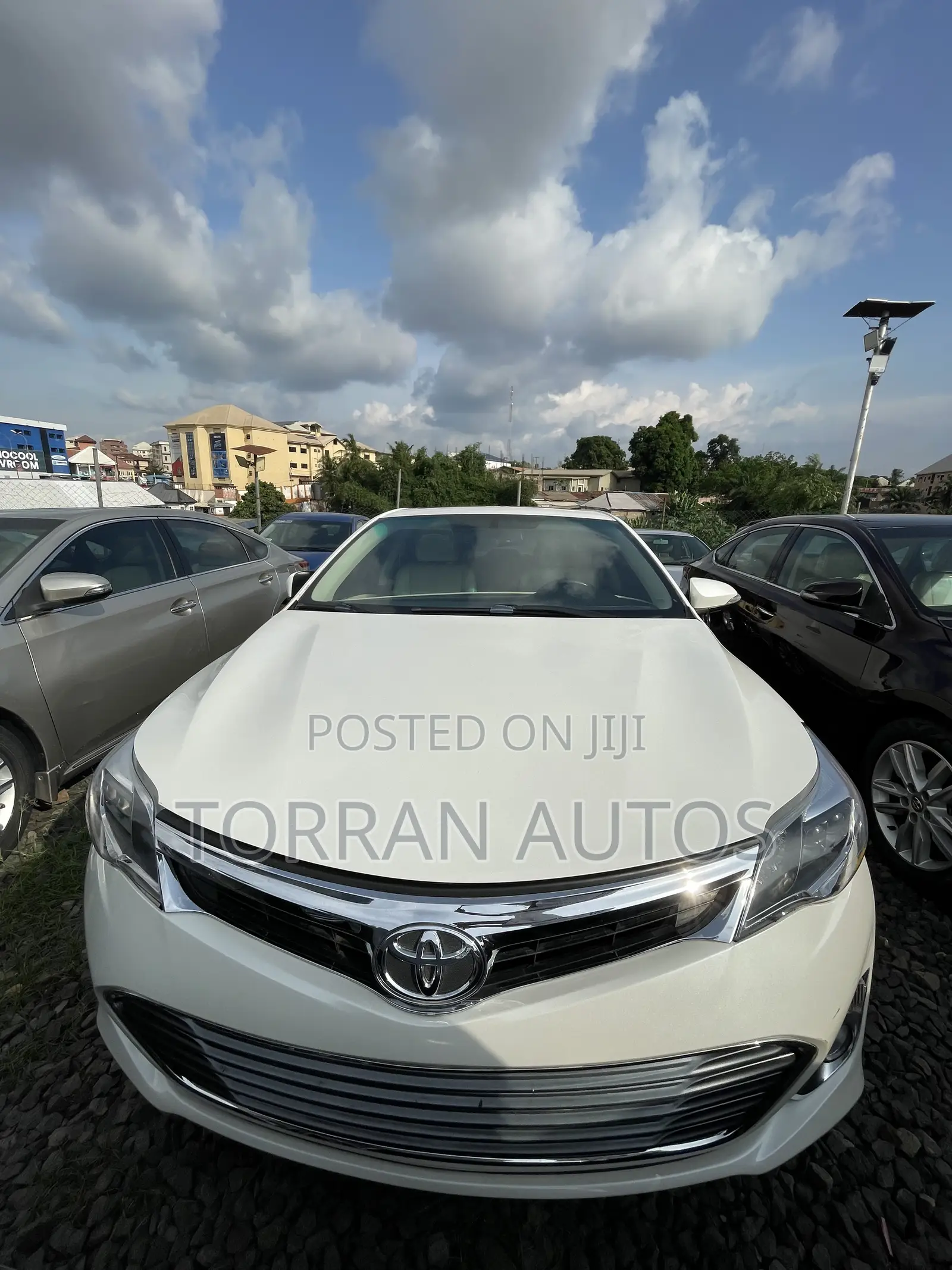 Toyota Avalon Hybrid Limited 2013 White