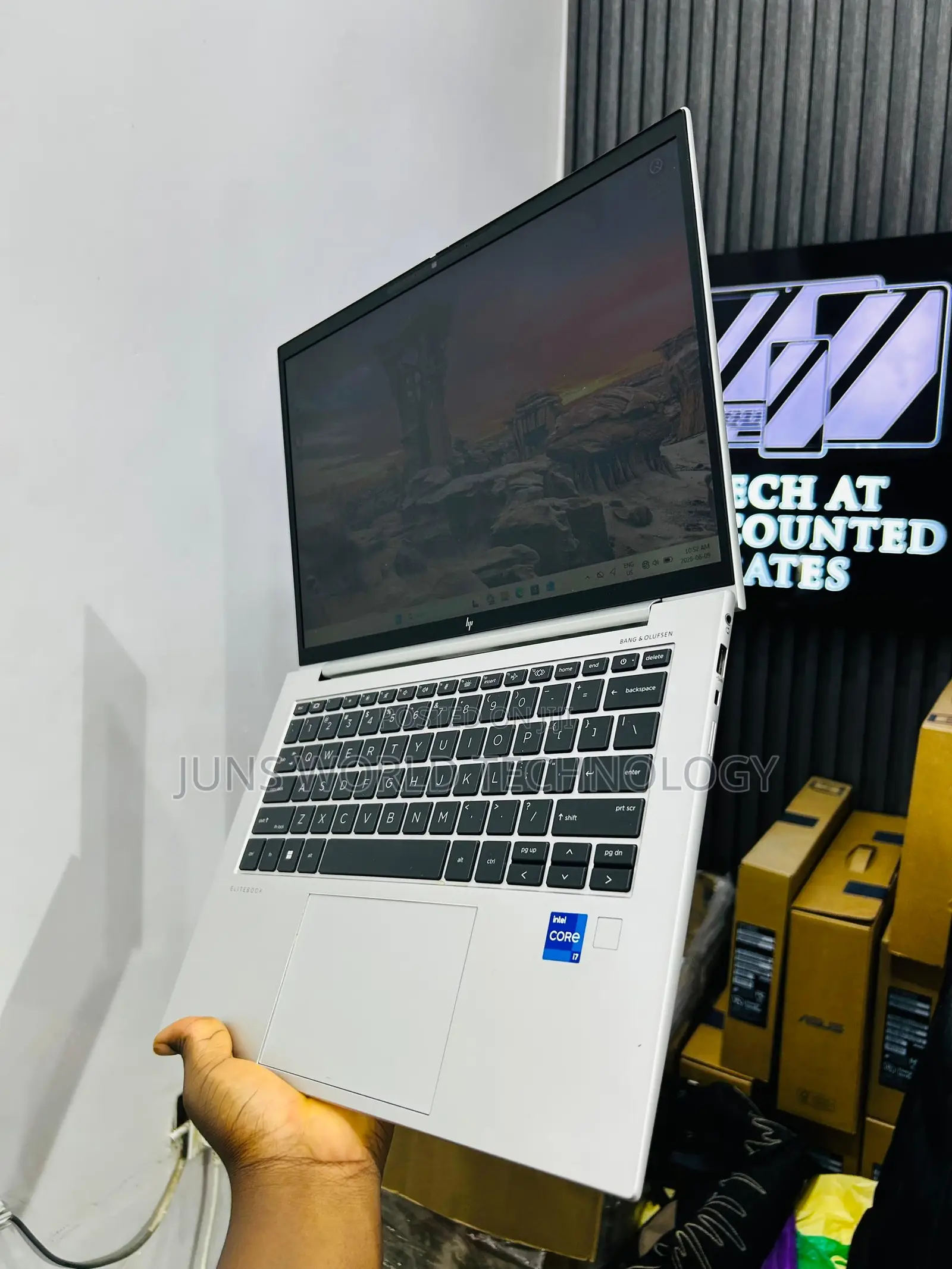 Laptop HP EliteBook 840 G10 16GB Intel Core i7 SSD 256GB