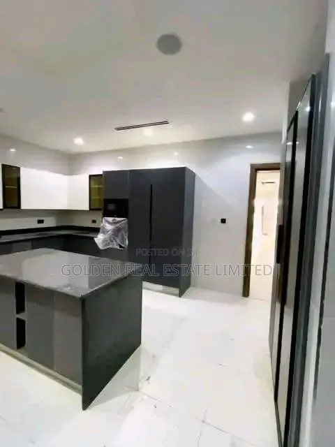 6bdrm Duplex in Guzape District for sale