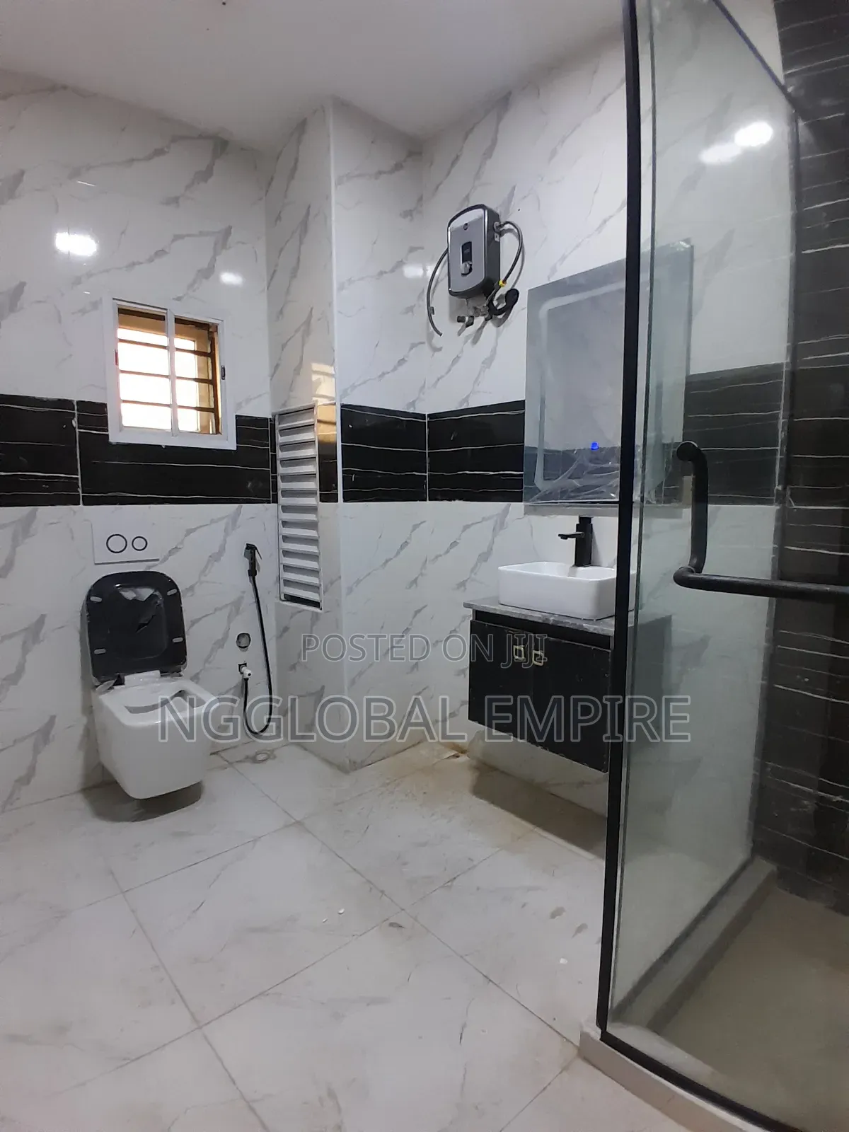 2bdrm Apartment in Ikate, Off Freedom for rent