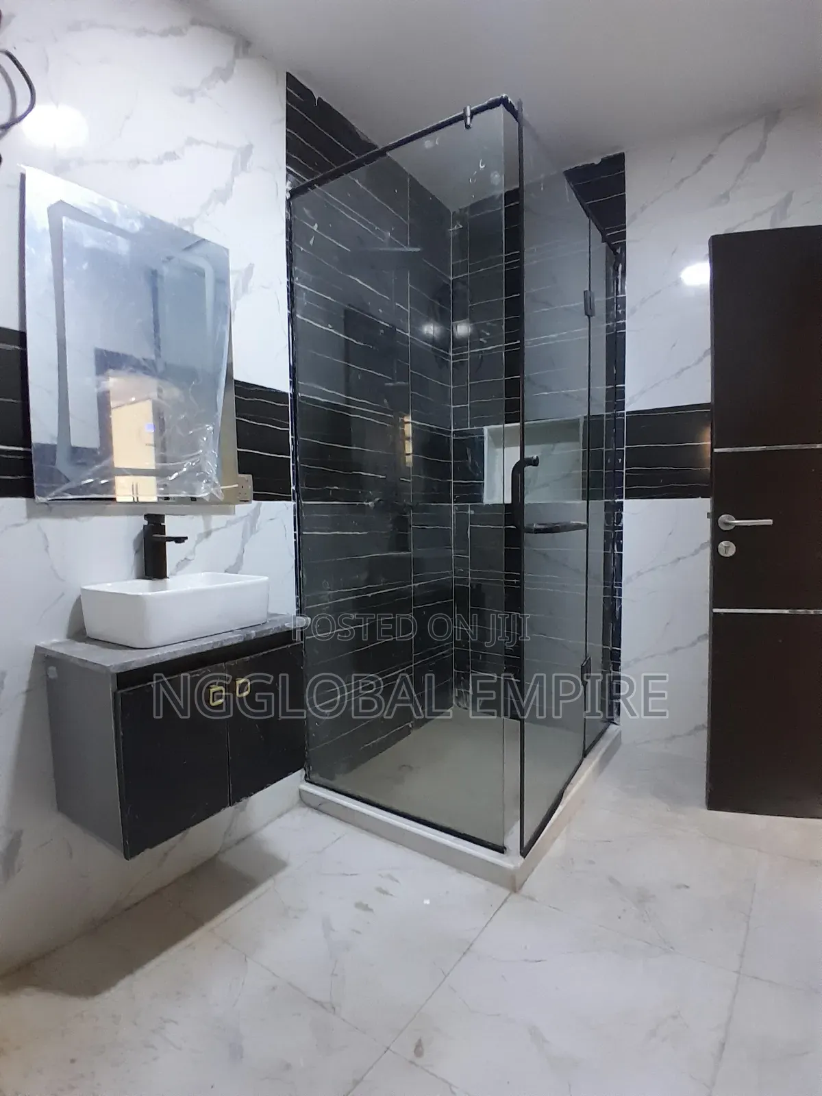 2bdrm Apartment in Ikate, Off Freedom for rent