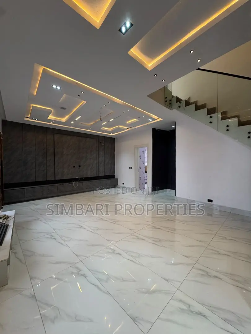 4bdrm Duplex in Thomas Estate for sale