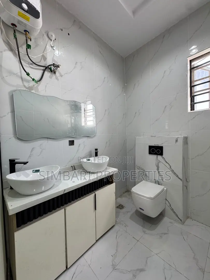 4bdrm Duplex in Thomas Estate for sale
