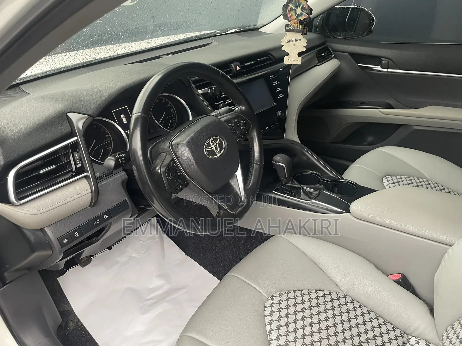 Toyota Camry 2018 White