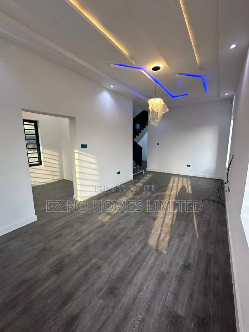 4bdrm Duplex in Royal Estate, Lekki Expressway for sale