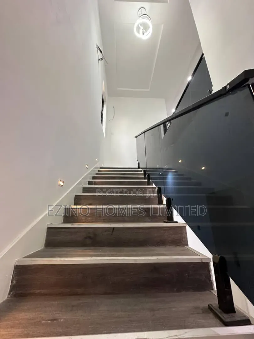 4bdrm Duplex in Royal Estate, Lekki Expressway for sale